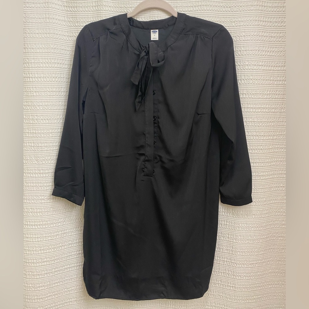 Old Navy Long Sleeve Tie Neck Dress
